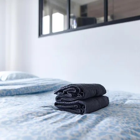 Chic T2 Avec Balcon Et Parking - Zenith, Hippodrome Apartman