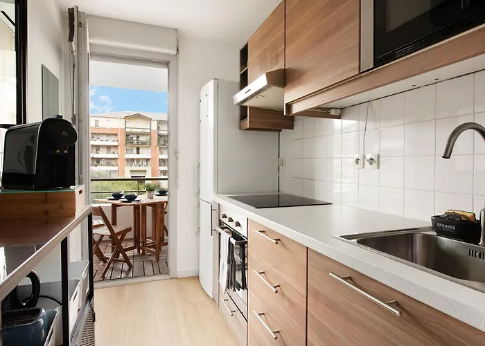 Апартаменты Chic T2 Avec Balcon Et Parking - Zenith, Hippodrome *