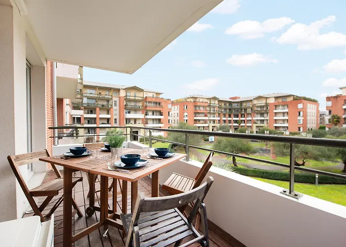 Chic T2 Avec Balcon Et Parking - Zenith, Hippodrome *